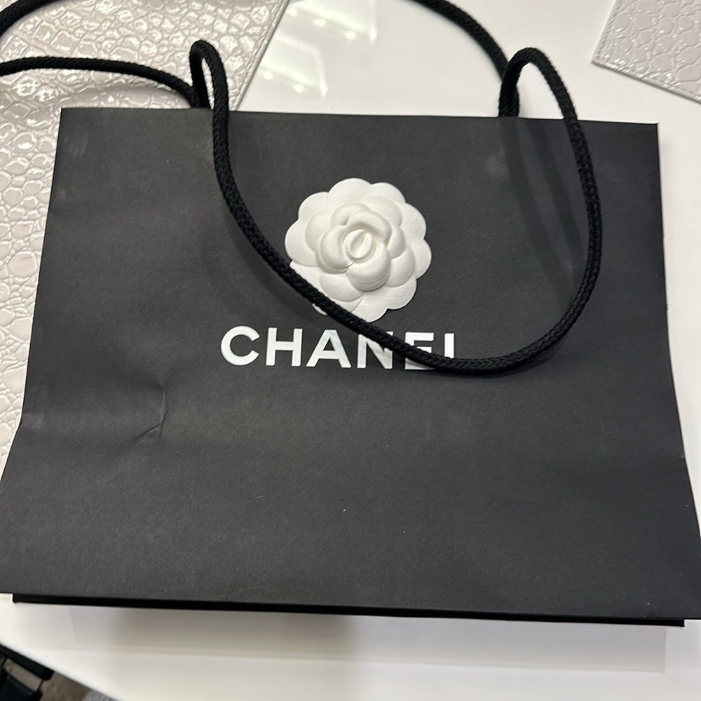 Authentic Chanel Packaging - Picture 4 of 8